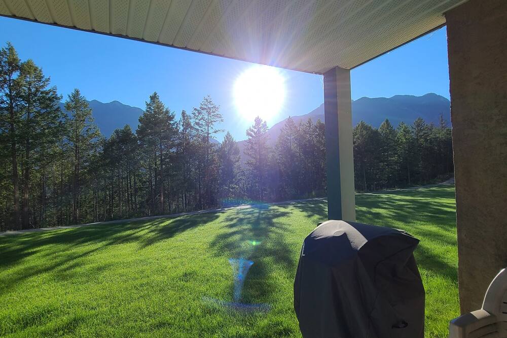**Paradise at the Peaks**\nBook your 2024 summer getaway and swim all day long!