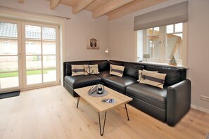 Fernseher, Kamin, DVD-Player, Stereoanlage