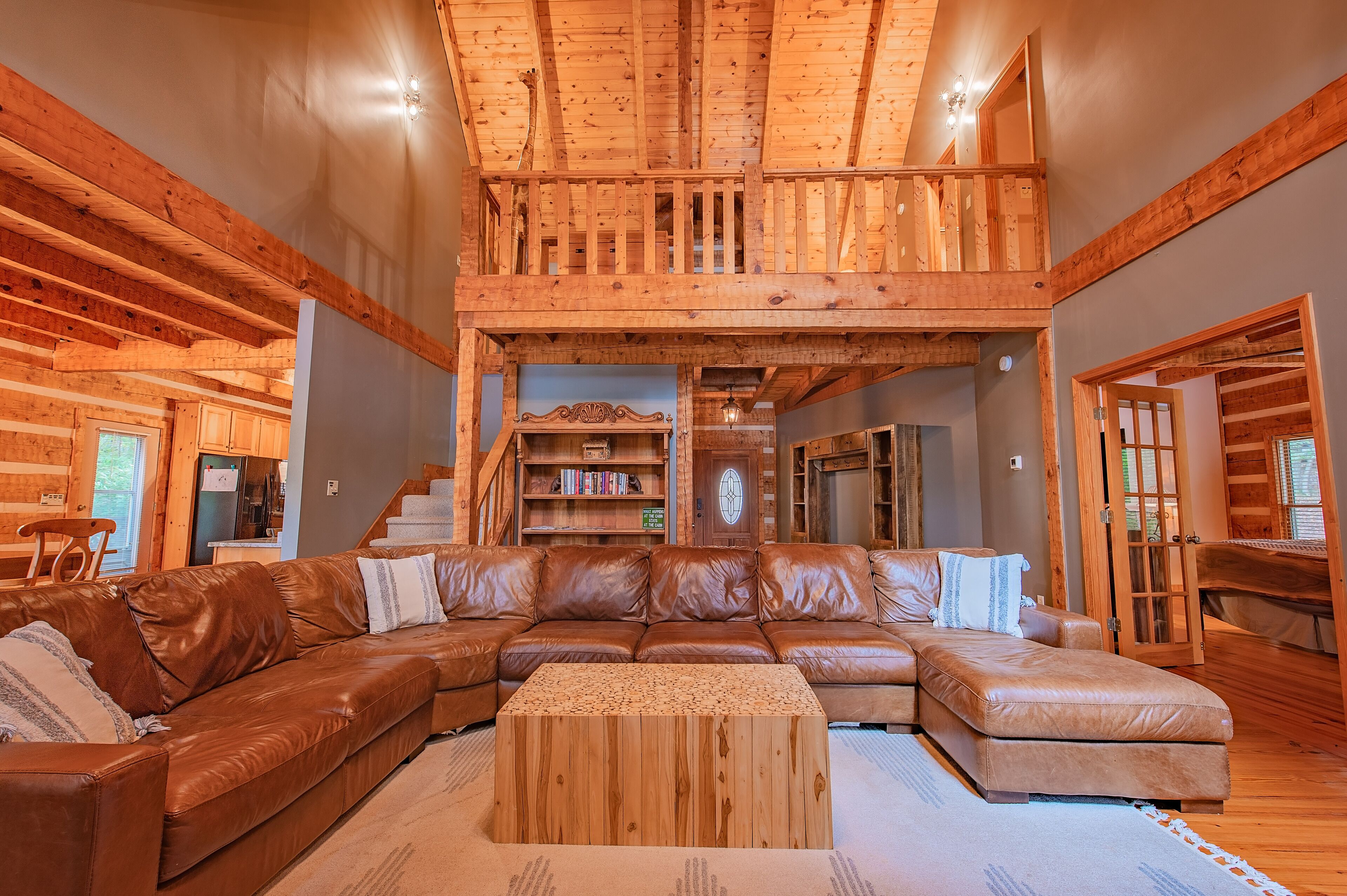 Smart TV, fireplace, ping pong, books