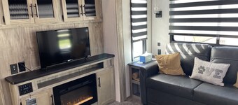 Beautiful 3 BR Travel Trailer near River