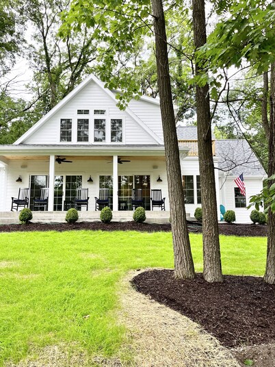 Stunning Lakeside Retreat: Delavan Lake Home w/ Lake Views & Private Lake Access