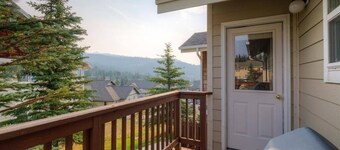 Cozy 2 BR Mountain View - walk to resort