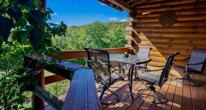 Mountain Views•Summer Sunsets•Private Hiking Tail•Gameroom•Minimalist