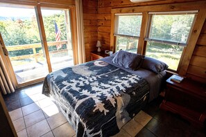 3 bedrooms, travel cot, free WiFi, bed sheets