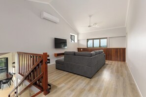 Living area - Holiday Home with spectacular farmland and mountain views w/plunge pool (Forest Creek)