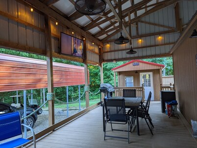 Unique, Cabin Style Cottage, Nestled in the Woods by Kentucky Lake.