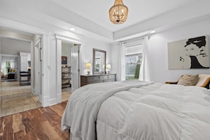 3 habitaciones, tabla de planchar con plancha, wifi y ropa de cama 