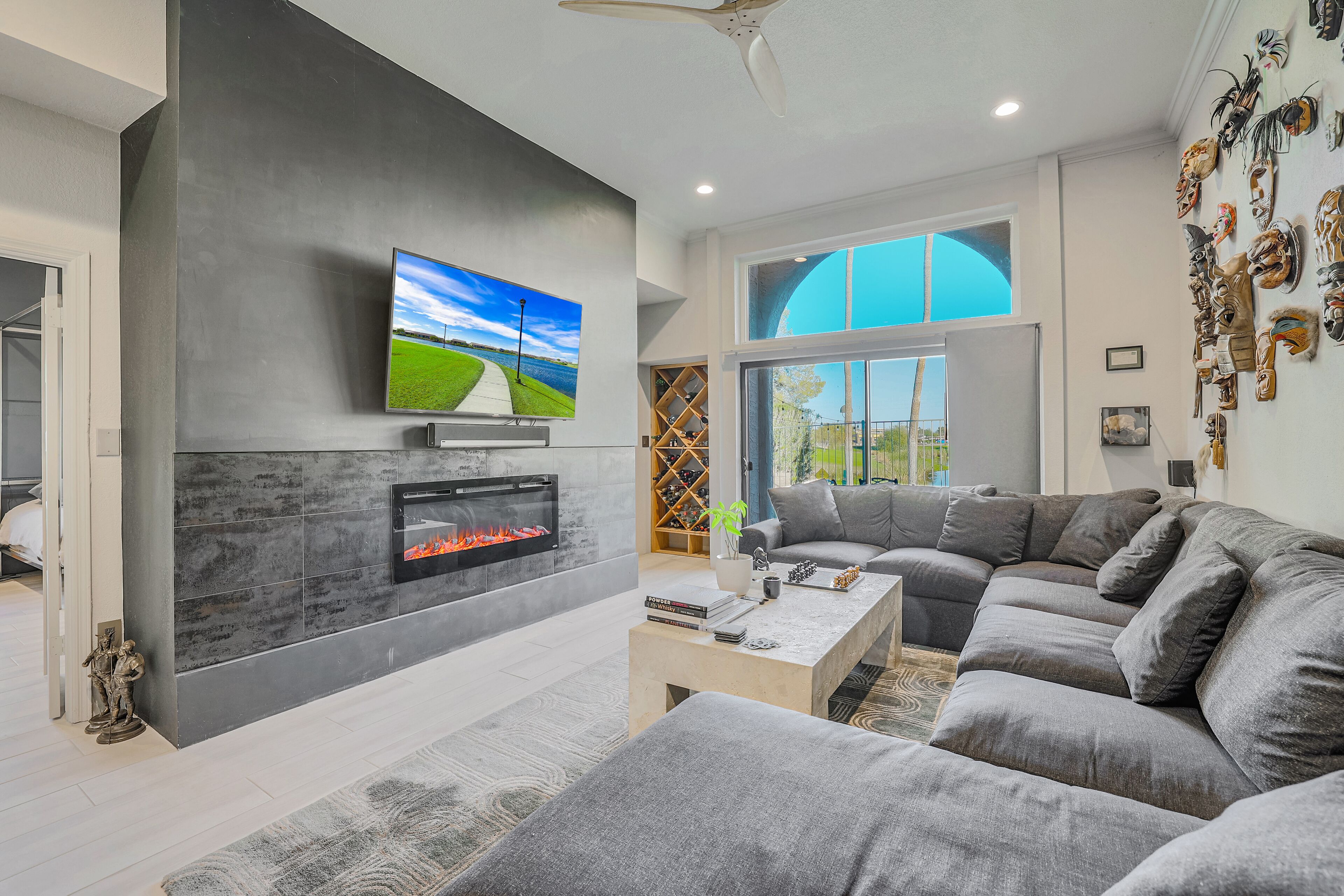 Modern Stay on Golf Pond in Old Town