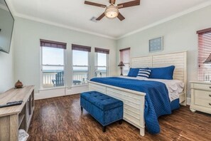 4 habitaciones, tabla de planchar con plancha, cuna de viaje y wifi 