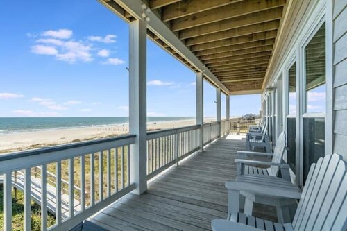 Beachfront Beauty w/ 4 King Beds Ultimate Getaway!