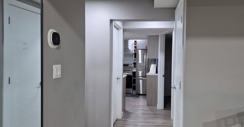 Cozy 2-bedroom bsmt suite w/private entrance