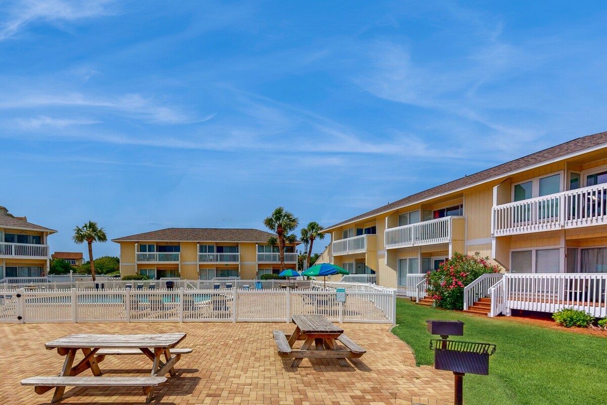 Photo 40 of Dog-friendly condo with a pool, hot tub & tennis courts - walk to the beach