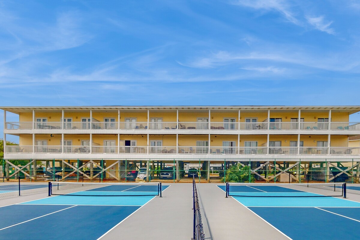 Photo 31 of Dog-friendly condo with a pool, hot tub & tennis courts - walk to the beach