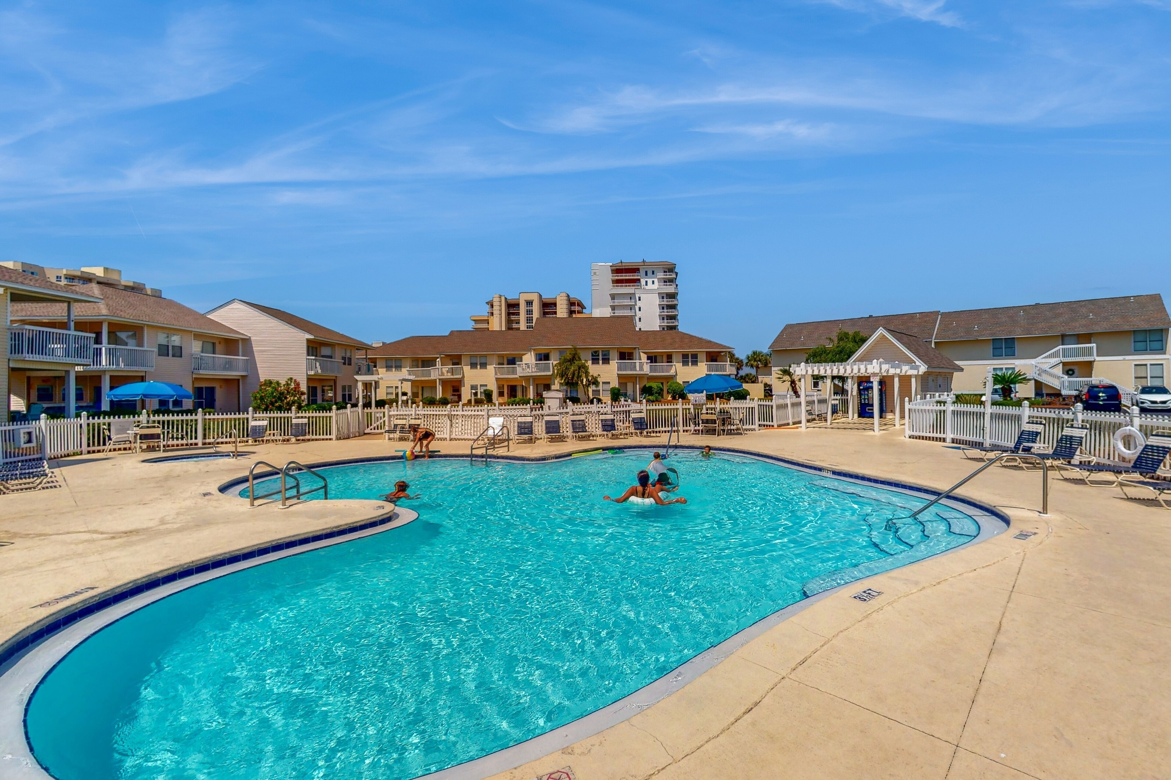 Een verwarmd zwembad