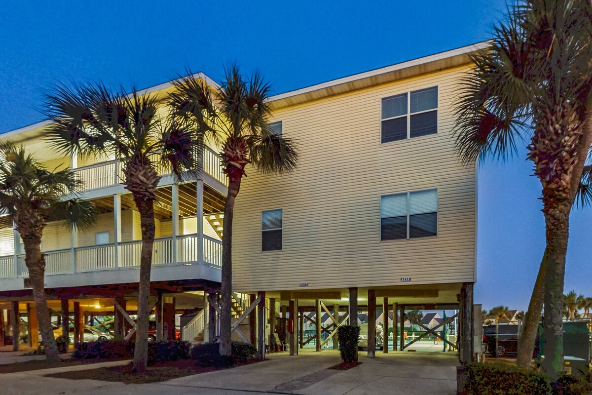 Photo 25 of Dog-friendly condo with a pool, hot tub & tennis courts - walk to the beach