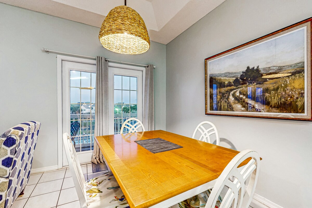Photo 10 of Dog-friendly condo with a pool, hot tub & tennis courts - walk to the beach