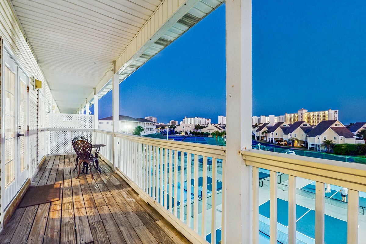 Photo 5 of Dog-friendly condo with a pool, hot tub & tennis courts - walk to the beach