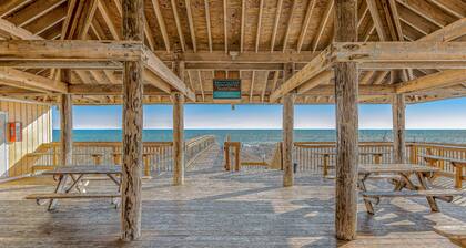 Dog-friendly condo with a pool, hot tub & tennis courts - walk to the beach