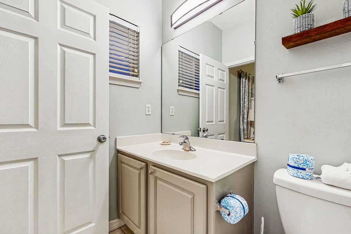 Photo 18 of Dog-friendly condo with a pool, hot tub & tennis courts - walk to the beach