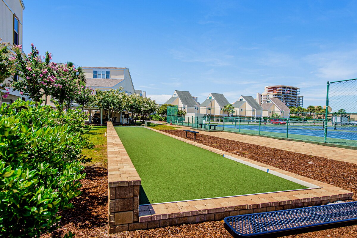 Photo 36 of Dog-friendly condo with a pool, hot tub & tennis courts - walk to the beach