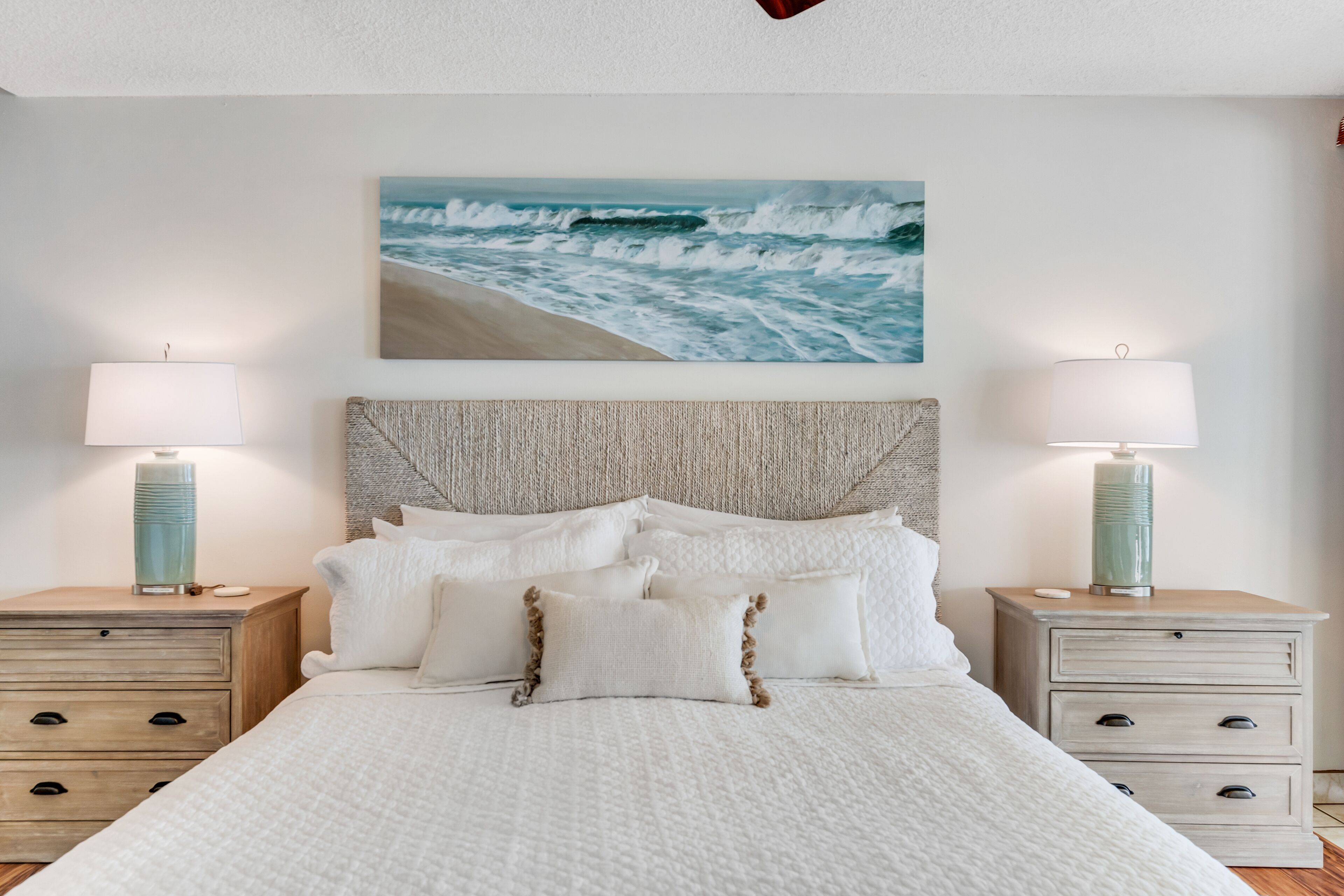 2 bedrooms, iron/ironing board, internet, bed sheets