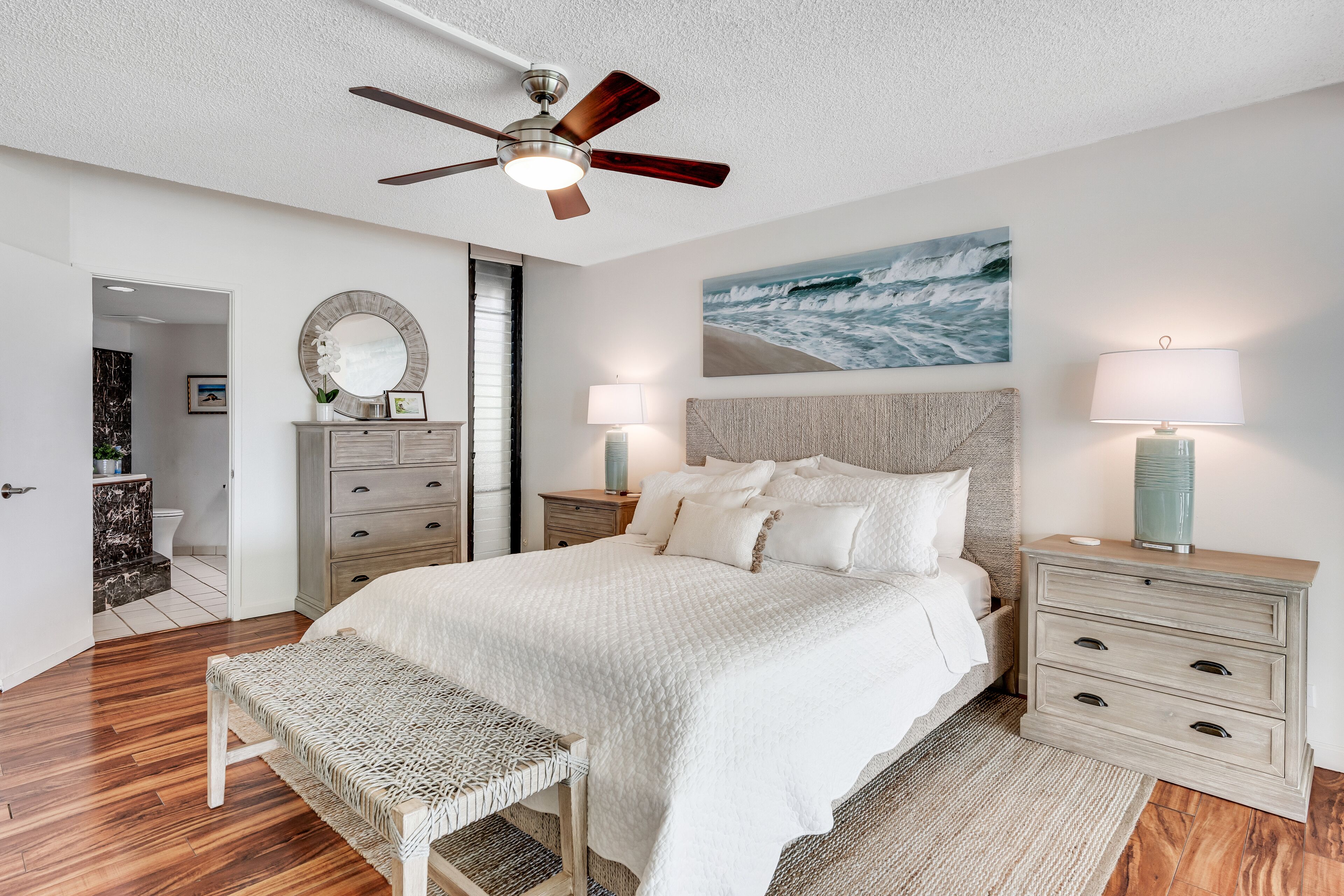 2 bedrooms, iron/ironing board, internet, bed sheets