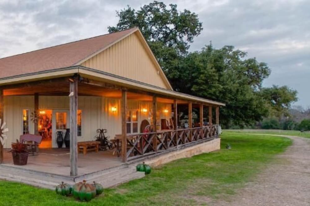 Round Top Inn Where To Stay In Round Top, Texas - Updated 2023 | Trip101