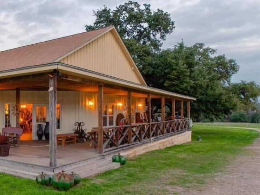 Bagian depan properti