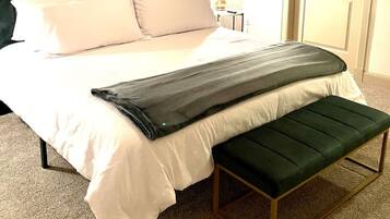 1 bedroom, desk, iron/ironing board, WiFi