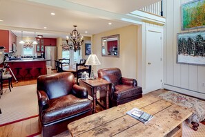 TV, caminetto, tavolo da ping pong