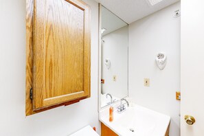 Hair dryer, towels