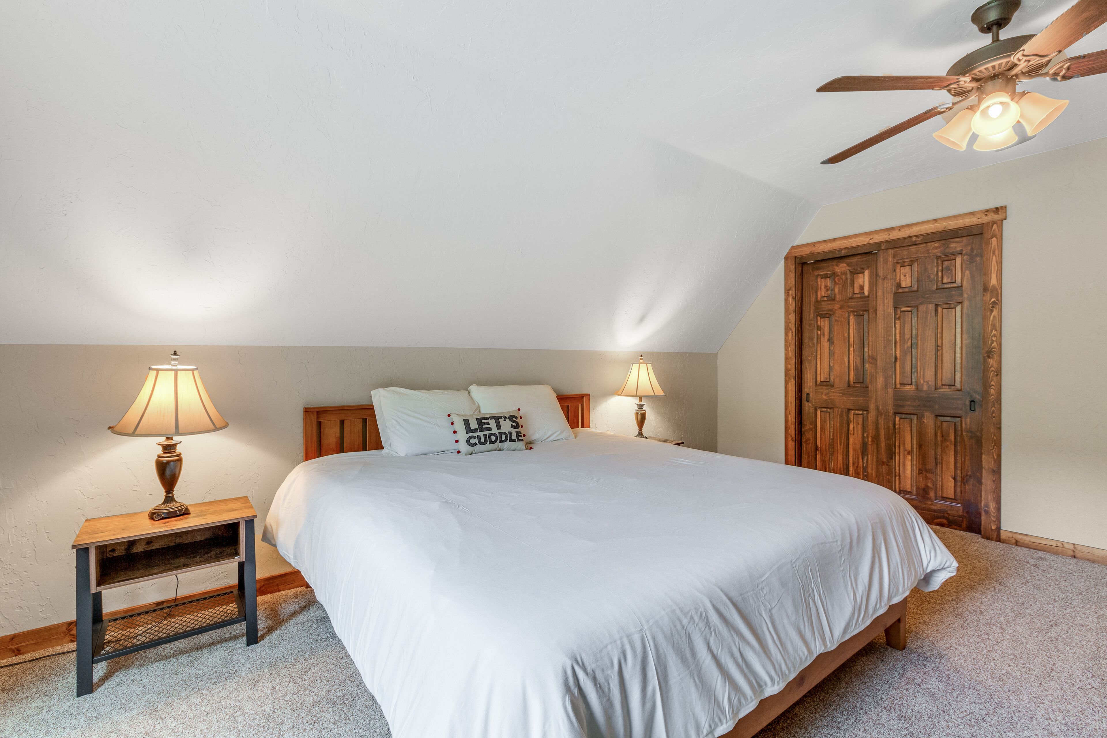 3 bedrooms, internet, bed sheets