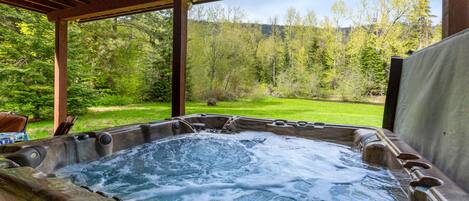 Bañera de hidromasaje al aire libre