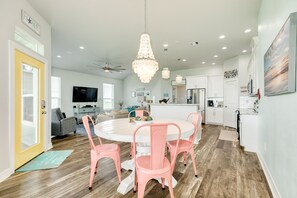 Interior - Gulf view home blocks from the beach with AC, deck & W/D - 2 dogs welcome (Galveston)