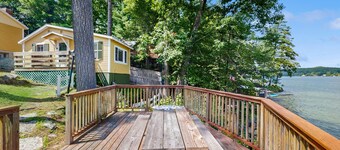 Attractive & convenient studio steps to water w/WiFi, water views, & kitchenette