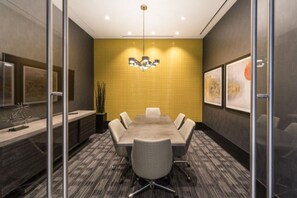 Dining - Sunny Virginia Square 1BR w/ Gym & W/D, steps to Metro, by Blueground (Northern Virginia)