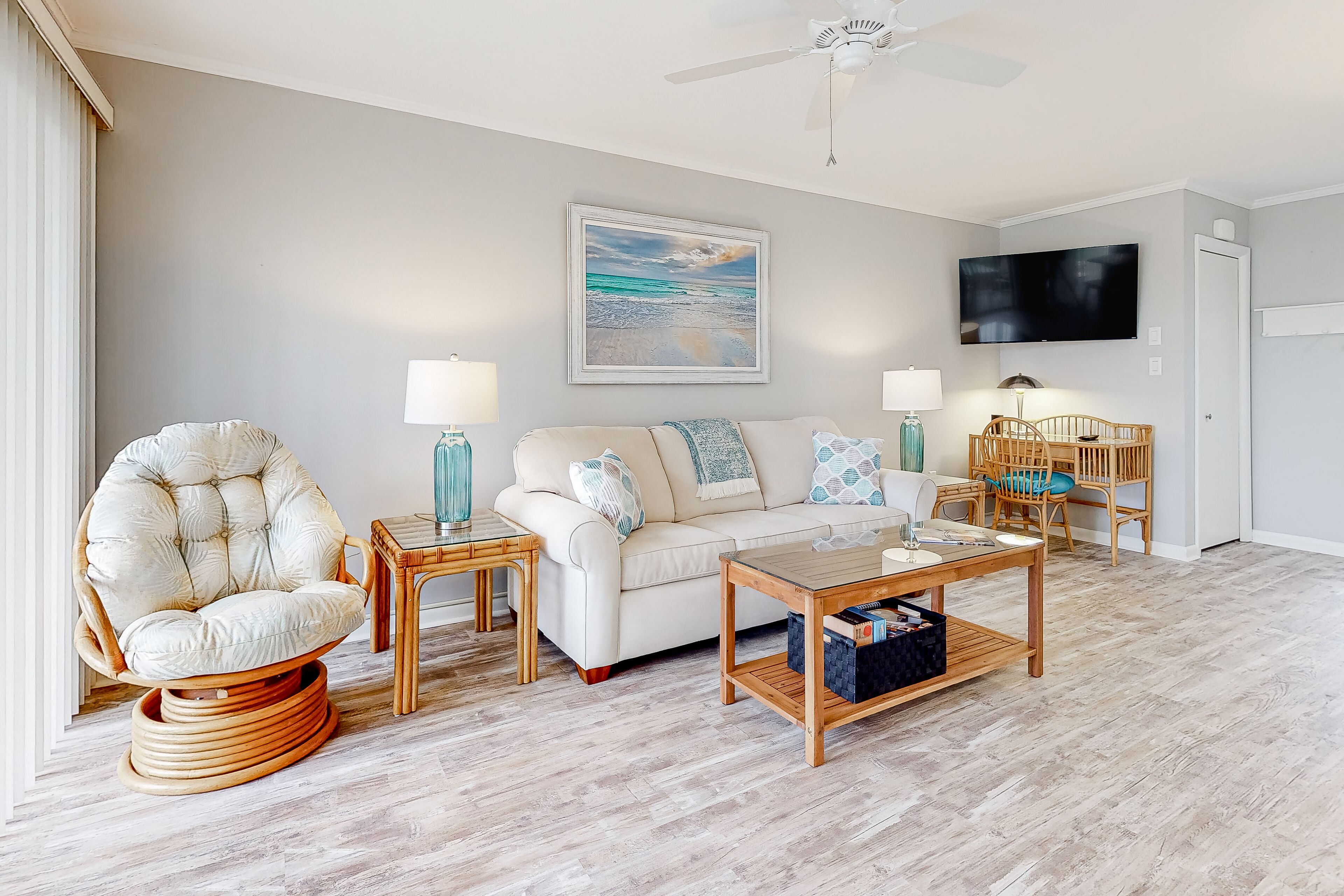 East of the Sun condo with screened porch, fast WiFi, W/D, AC, and pool