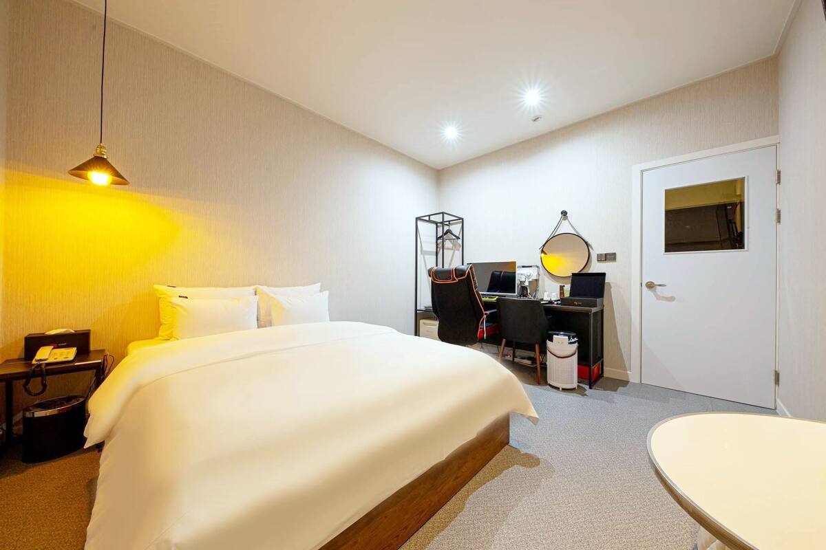 Deluxe Room | Living area