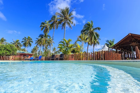 Outdoor pool, sun loungers