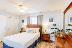 1 bedroom, iron/ironing board, internet, bed sheets - Gulf view condo with central AC, WiFi, washer/dryer, & pool - walk to beach (Navarre Beach)