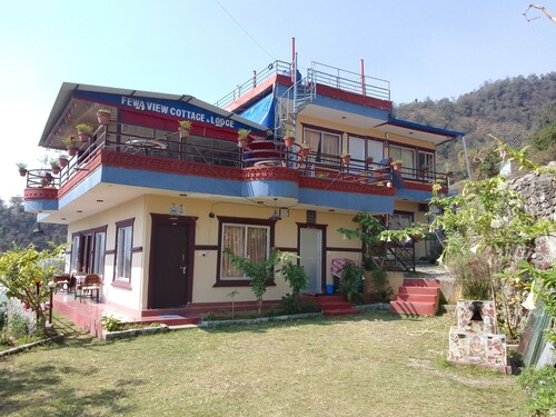 Beautiful Lakeview rooms just 10 min by taxi from mainroad