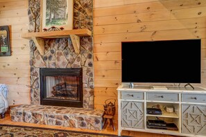 Interior - Scenic escape near town with firepit, 3 decks, game room & shared pool (Ellijay)