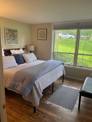 1 habitación, tabla de planchar con plancha, wifi gratis y ropa de cama 