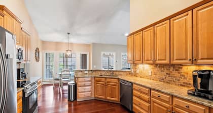 Book GOLF with us! Luxury Emerson Cottage at Pinehurst No. 6 with Pool Table