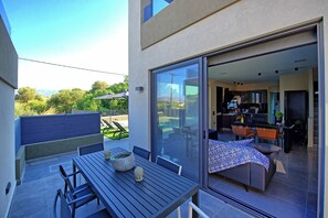 Outdoor dining - Villa Maripol - Holiday Villa Rental with private swimming pool on the Island of Crete (Galatás)