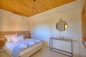 1 bedroom, travel crib, free WiFi