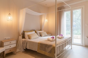 2 bedrooms, iron/ironing board, travel crib, free WiFi