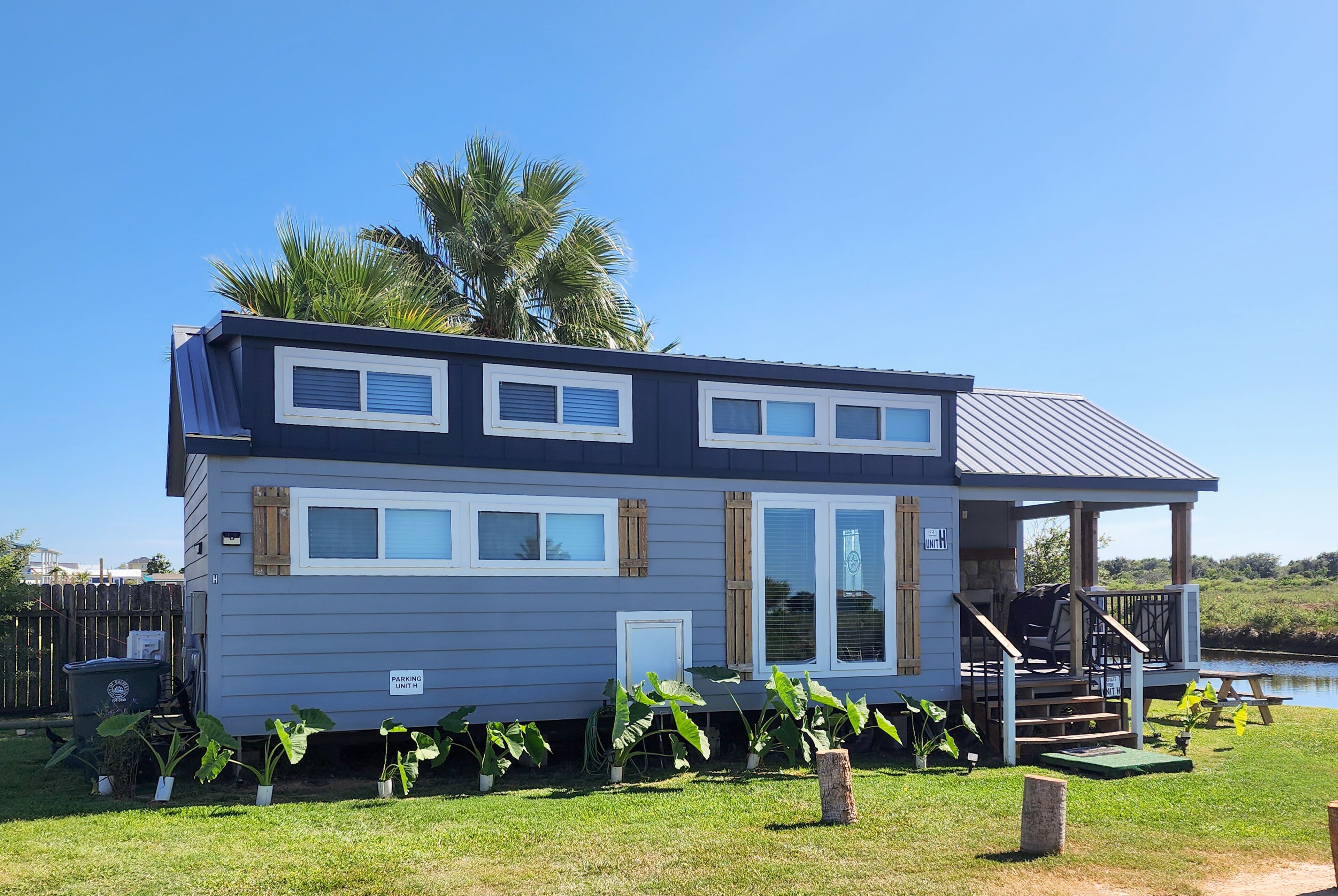 Stylish & efficient escape with water view, furnished patio, fireplace & WiFi