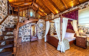3 bedrooms, travel cot, free WiFi