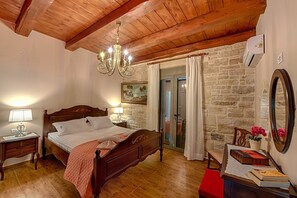 2 bedrooms, travel cot, free WiFi